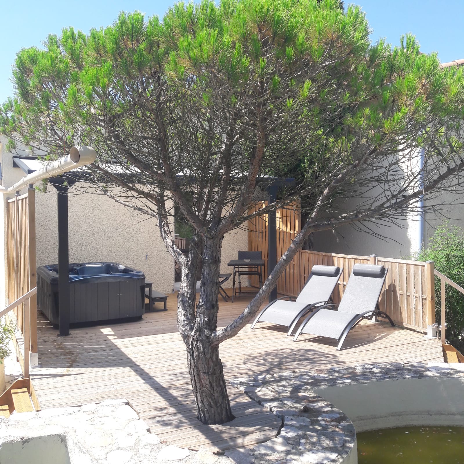 Terrasse et jacuzzi privé